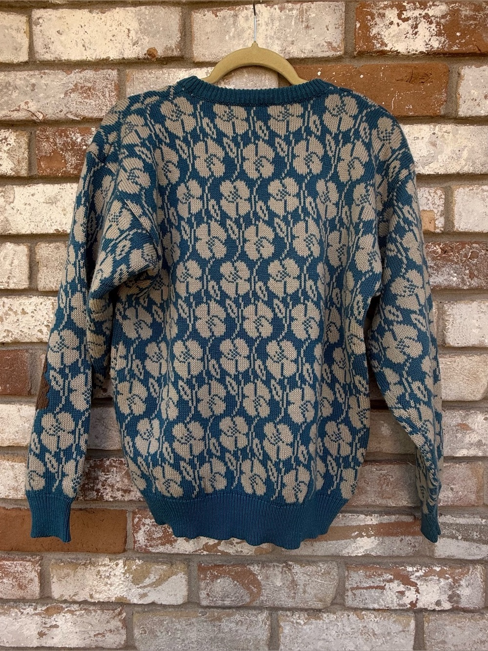 Country Suburbans Vintage Sweater - Picture 4 of 6